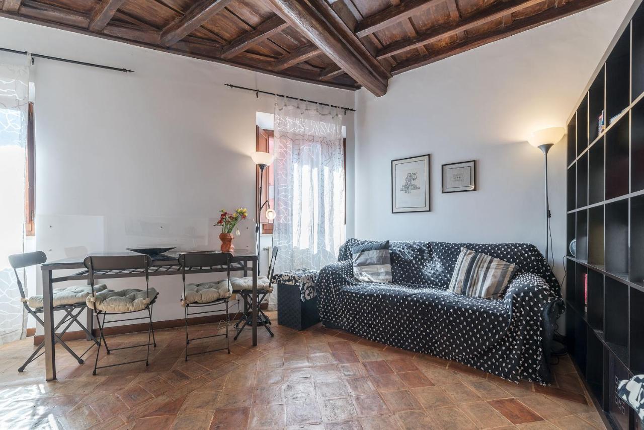 Apartamento Black White - Fromhometorome