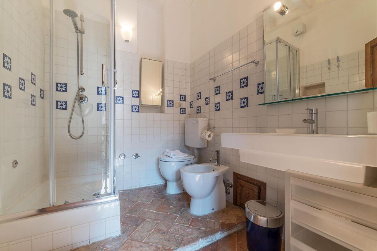 Apartamento Black White - Fromhometorome